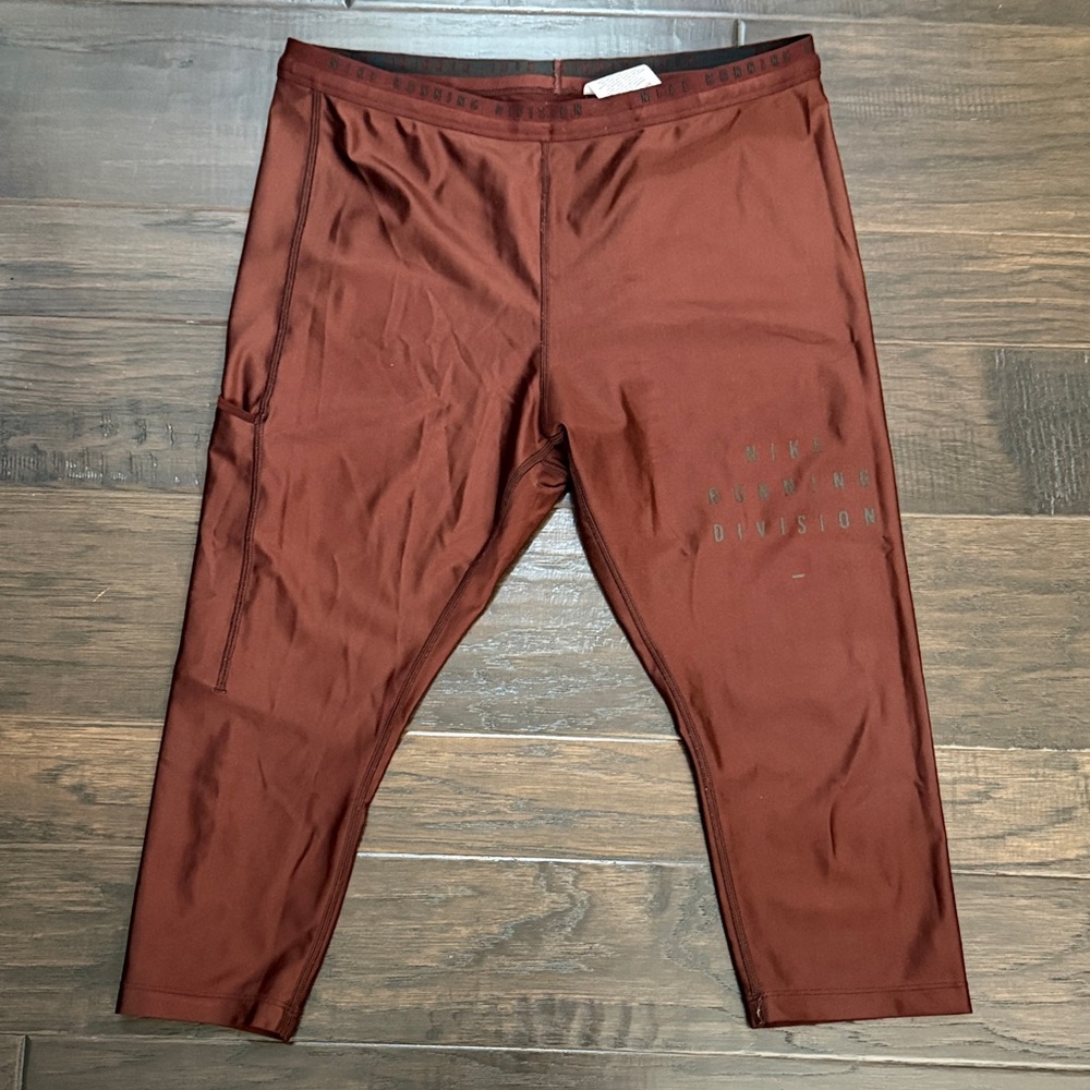 Nike Capri Training Leggings Maroon